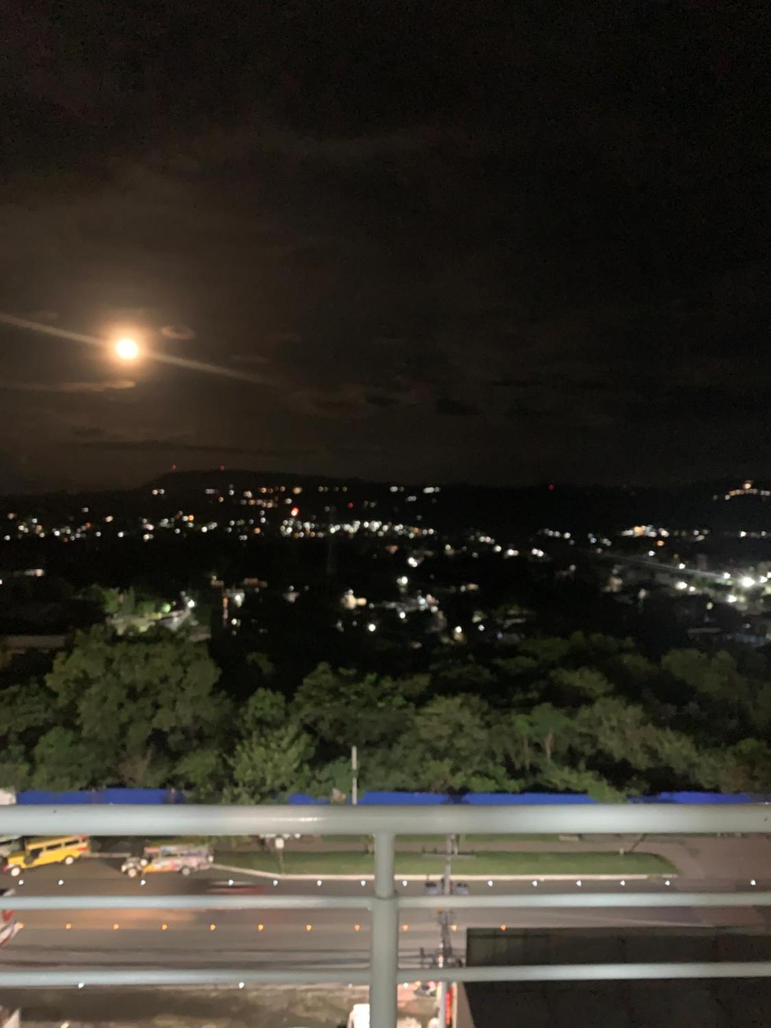 Spacious 2-Bedroom Condo,Wifi,Netflix,Free Parking Cagayan de Oro Bagian luar foto