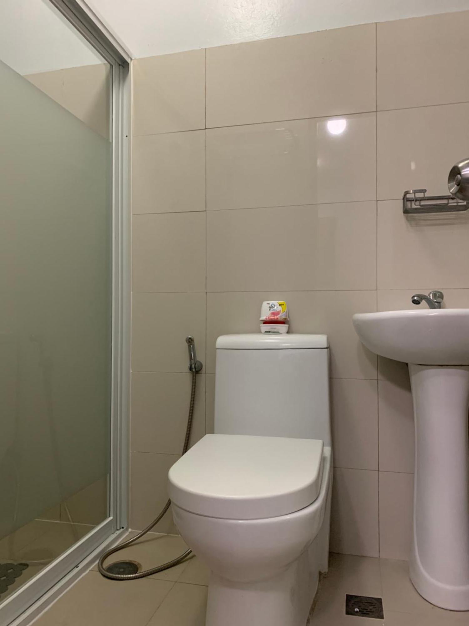 Spacious 2-Bedroom Condo,Wifi,Netflix,Free Parking Cagayan de Oro Bagian luar foto